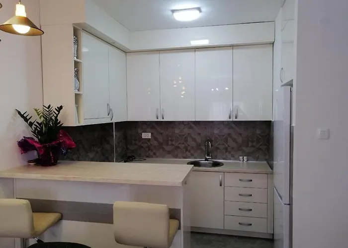 Lovely - Ljupki Stan פודגוריצה