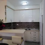 Lovely - Ljupki Stan بودغوريتْسا