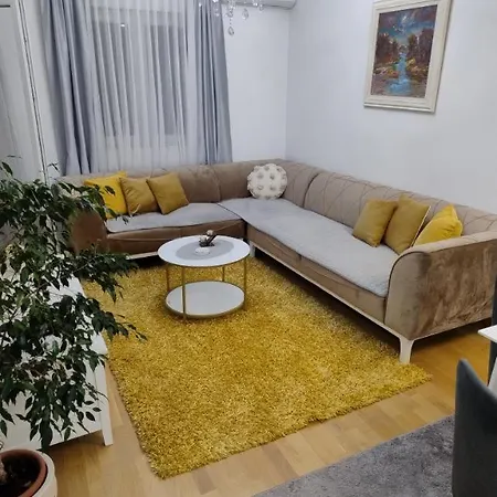 Lovely - Ljupki Stan