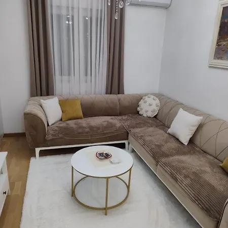 Lovely - Ljupki Stan *