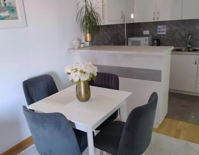 Apartamento Lovely - Ljupki Stan *